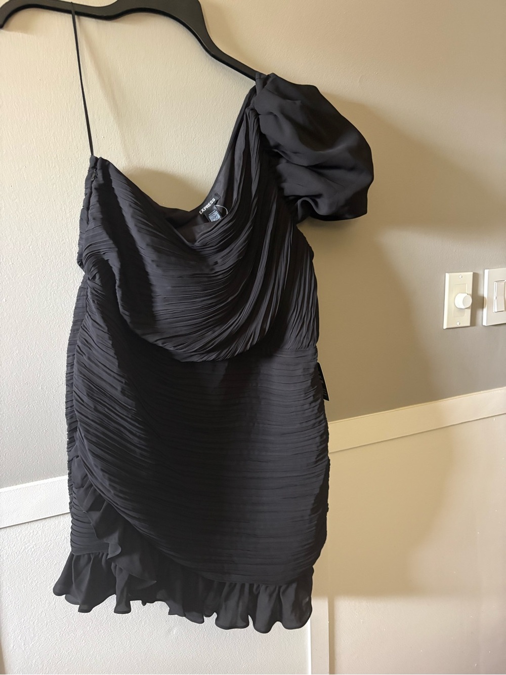 NWT Express Black Pleated One-Shoulder Cocktail Dress – XL